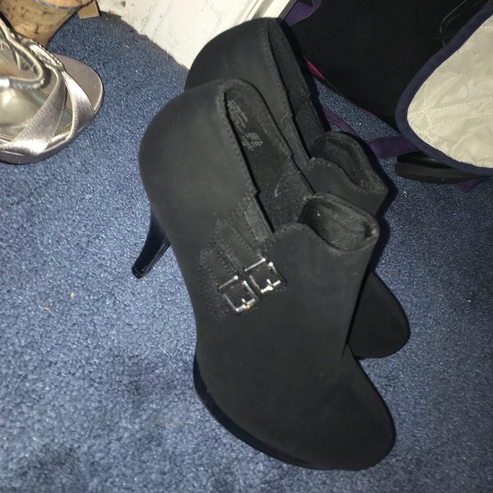 black booties